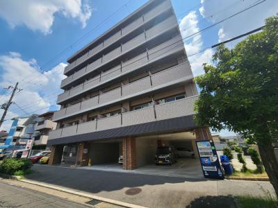 グランレブリー太秦天神川の外観