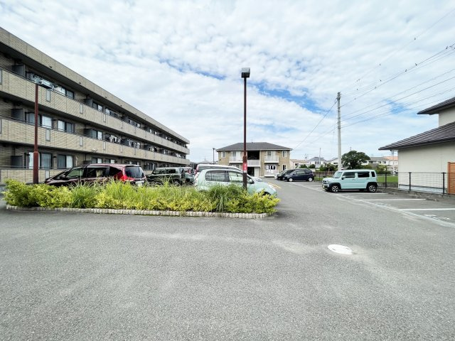 リバーパーク　A棟の駐車場