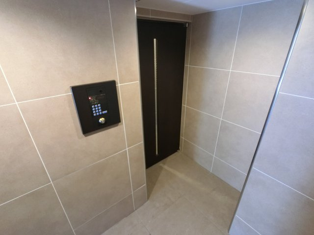 ＬＥＯ六拾番館のエントランス