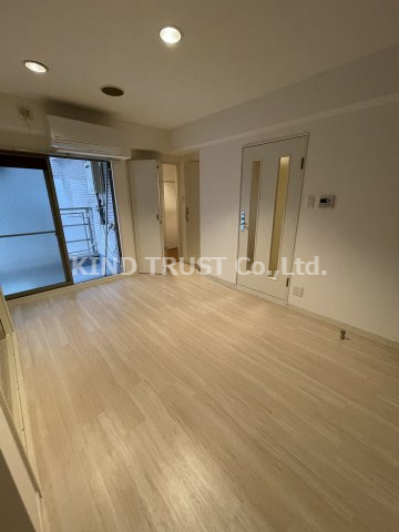 ドゥマン梅田の居間・リビング|こちらの居間で趣味の時間をお楽しみください