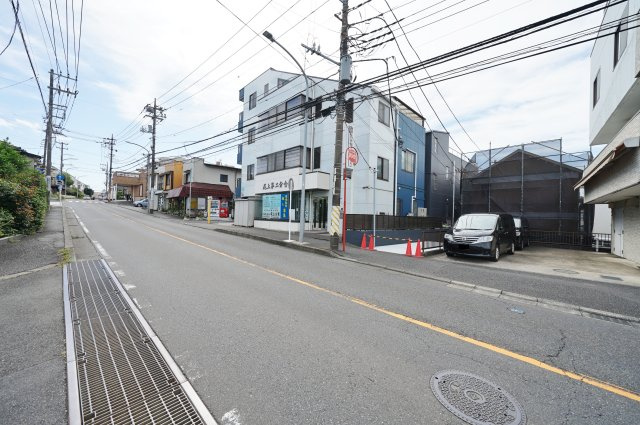 【横浜市瀬谷区宮沢１丁目66-39新築戸建て5号棟】★仲介手数料無料★（三ツ境小学校・原中学校）の前面道路含む現地写真