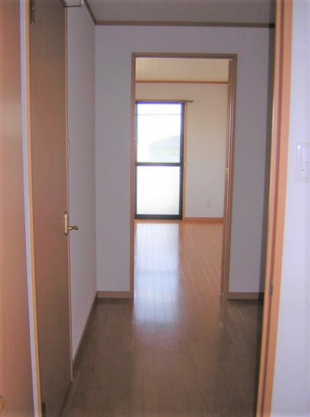 サンフィールド2の内装|明るい室内です