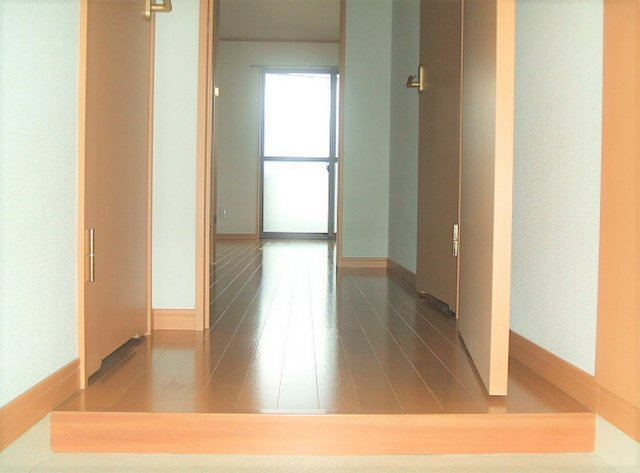 サンフィールド2の玄関|収納もある玄関です