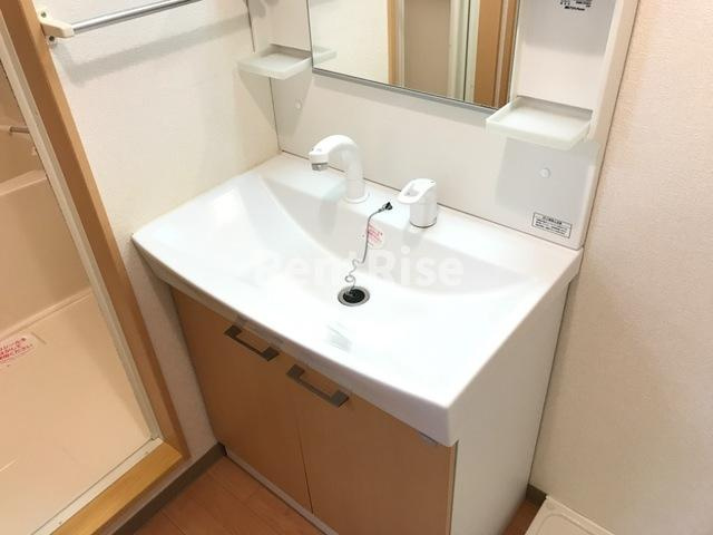 ラッキーズハイツⅡの独立洗面台|洗髪洗面化粧台