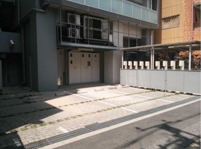 【駐車場】