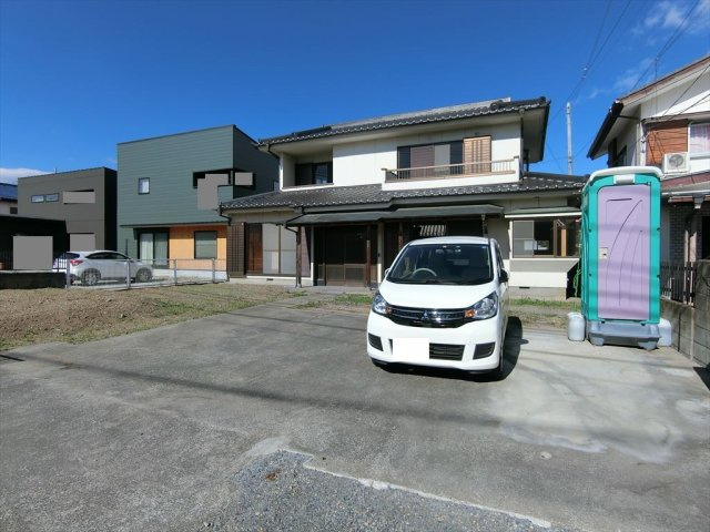 竜王４LDK再販リノベの駐車場