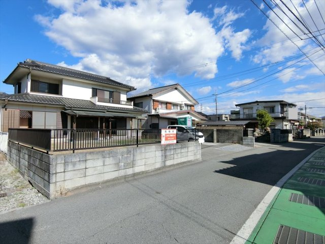 竜王４LDK再販リノベの前面道路含む現地写真