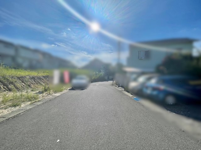 長久手市武蔵塚土地C区画の前面道路含む現地写真