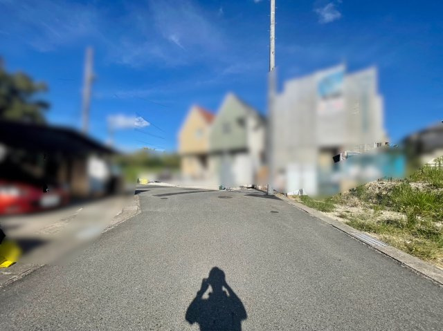 長久手市武蔵塚土地C区画の前面道路含む現地写真