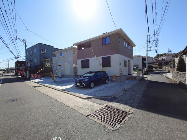 ーSUN COURT－サンコートー小倉南区石田町　【小倉南区　新築戸建て】の前面道路含む現地写真|車は並列２台可能♪　【小倉南区　新築戸建て】