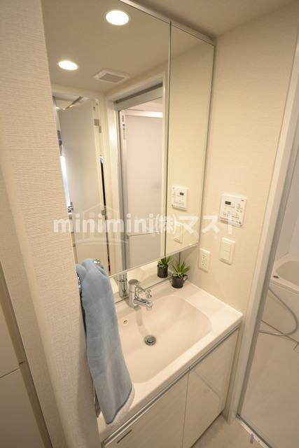 コンフォリア北堀江１丁目の洗面所