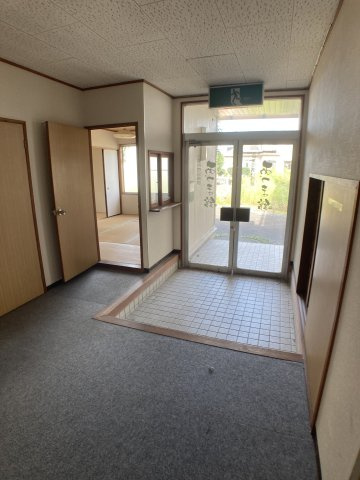 武豊町下田一棟貸寮のロビー