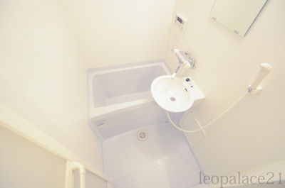 【内装】 | レオパレスグリーンヴィラ論田 | 備品や設備仕様は号室等により異なります。現地をご確認下さい。