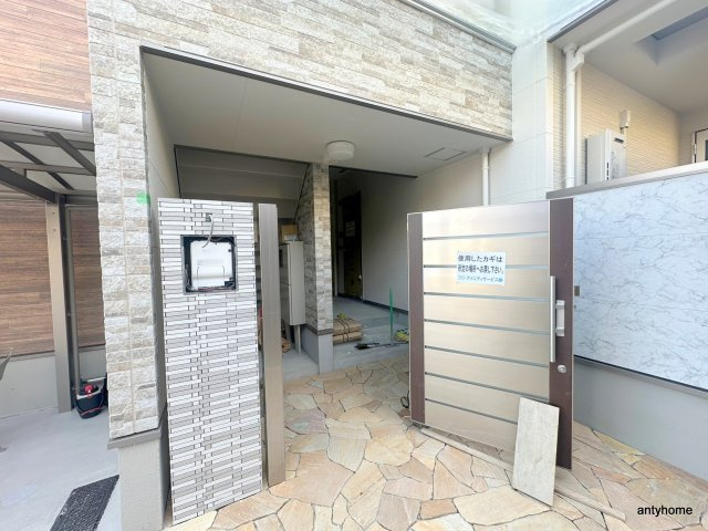 フジパレス吹田金田サウス　仲介手数料無料のエントランス