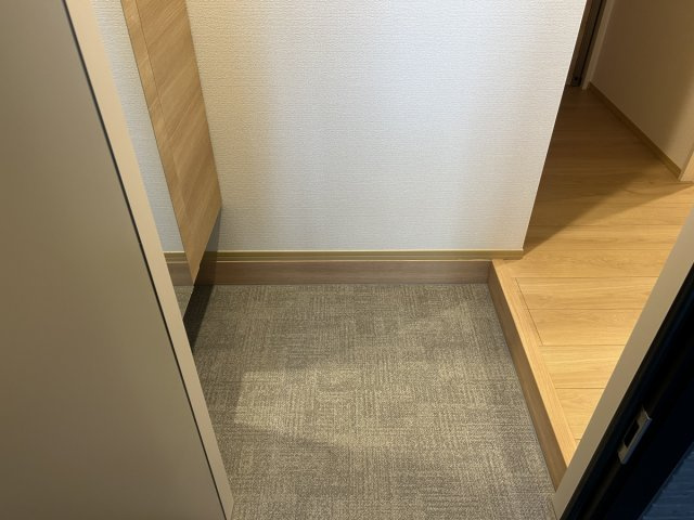 エムライズ材木町の玄関