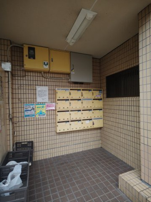 【ロビー】 | シャルレ寝屋川 | 清潔なロビーです