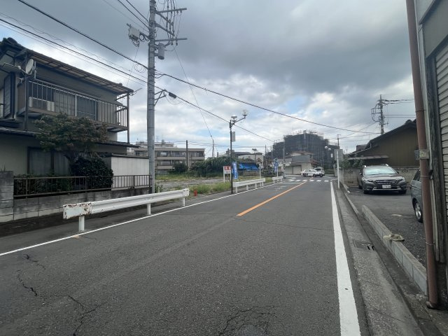 川越市岸町1丁目　建築条件なし売地　東武東上線『川越駅』徒歩15分　【仙波小学区】の前面道路含む現地写真