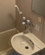 平成ビルの洗面所|忙しい朝には欠かせない洗面所です