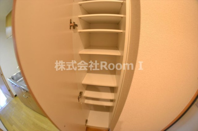 【収納】 | シャルマンフジ大阪城南 | 専用の収納スペースです