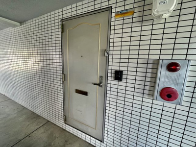 【玄関】 | ラッシュプレミア松原