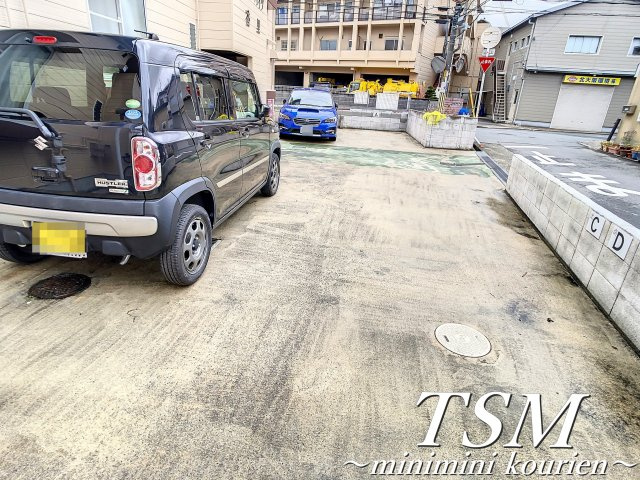 チェリーハイツ香里の駐車場