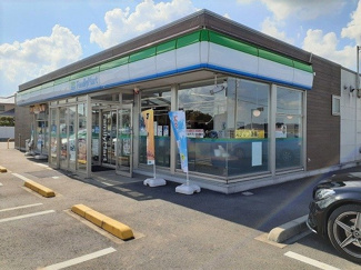【周辺】 | サウス　クレストⅥ | ファミリーマート 香取小川店まで750m