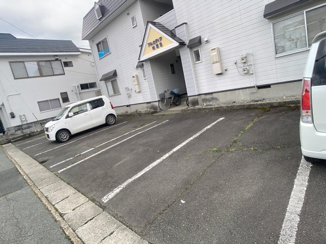 アルカディア城西Ｂの駐車場