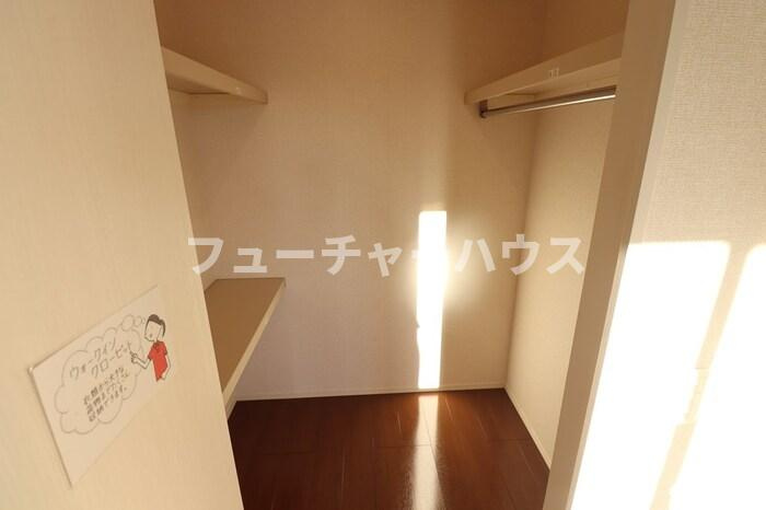 パークドオートム　Ｄの収納