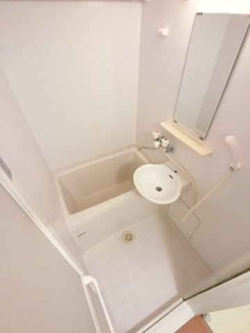 Ｆｌａｔ船橋の浴室