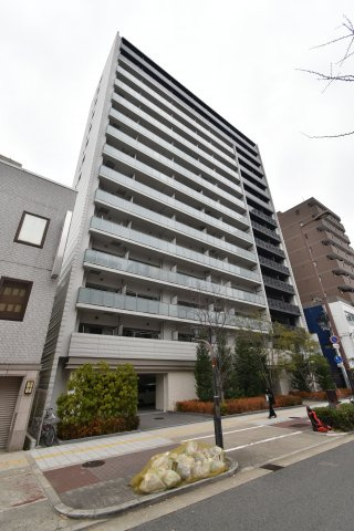 イニシアブランなんばの外観