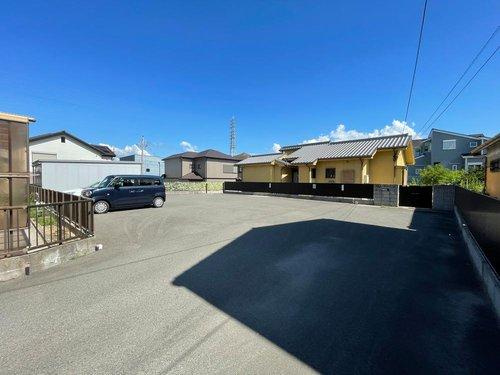 泉佐野市中庄　中古戸建のその他|敷地面積約205坪！　広い敷地には駐車も数台楽々停めて頂けます♪