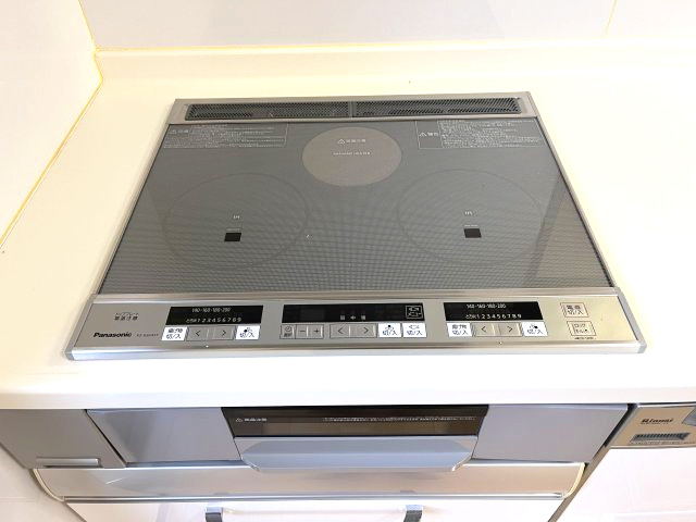 岸和田市極楽寺町1丁目　中古戸建のキッチン|安心のIHクッキングヒーターです♪
2023年6月新調済み！