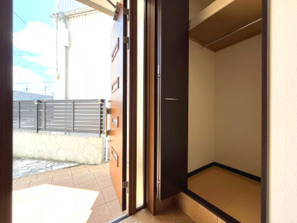 岸和田市極楽寺町1丁目　中古戸建の収納|玄関収納です。