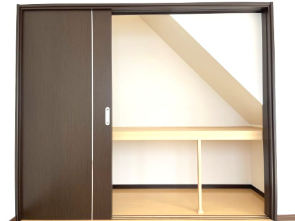 岸和田市極楽寺町1丁目　中古戸建の収納|階段下の収納です。