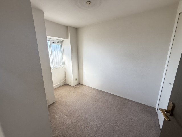 シャルマンフジ二色の浜ローヤルグランポートの洋室|洋室約4.5帖。