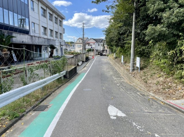 岸和田市流木町　条件なし土地の前面道路含む現地写真