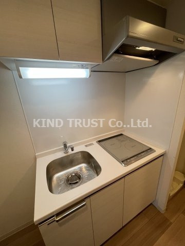 プレサンス梅田北オールのキッチン|コンパクトなキッチンで掃除もラクラク