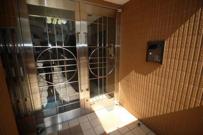 【エントランス】 | エスペランサ灘駅前