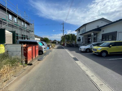 【前面道路含む現地写真】 | 有効面積　148坪　南道路　建築条件無し