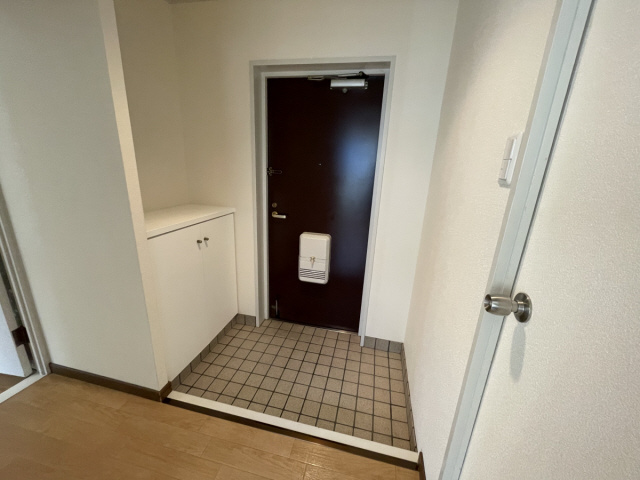 ガイ御影の玄関