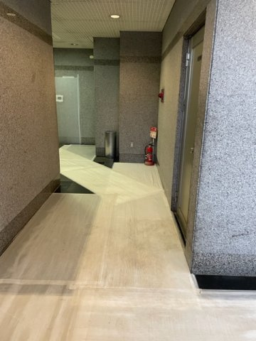 新宿区新宿１丁目の事務所のロビー