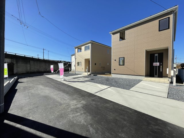 藤岡市小林第6（全4棟）4号棟の前面道路含む現地写真|前面道路含む現地写真です