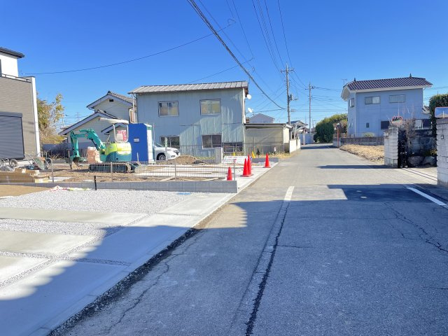 藤岡市篠塚（全2棟）1号棟の前面道路含む現地写真|前面道路含む現地写真です