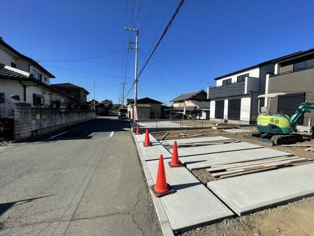 藤岡市篠塚（全2棟）1号棟の前面道路含む現地写真|前面道路含む現地写真です