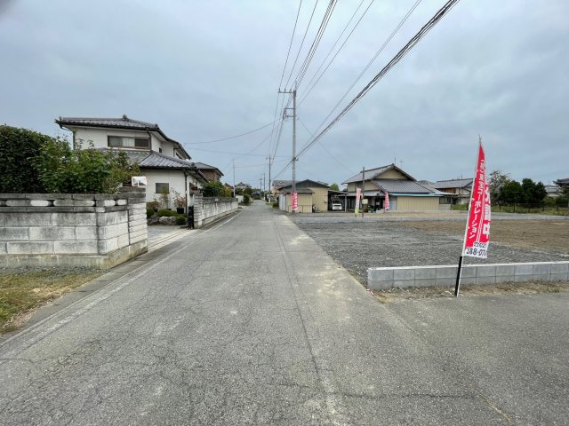 藤岡市篠塚（全2棟）2号棟の前面道路含む現地写真