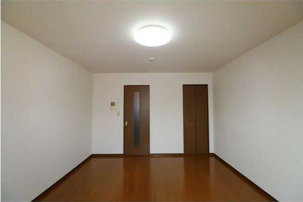 アンプルール リーブル 永遠　　 刈谷市近郊の賃貸はクラスホーム刈谷店の居間・リビング