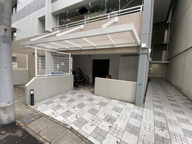 ミロワ西灘のエントランス