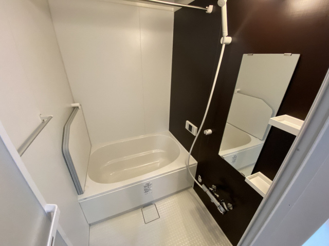 ミロワ西灘の浴室