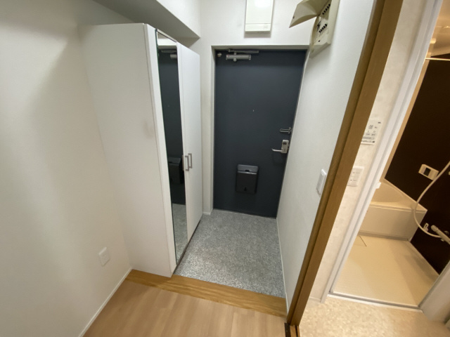 ミロワ西灘の玄関