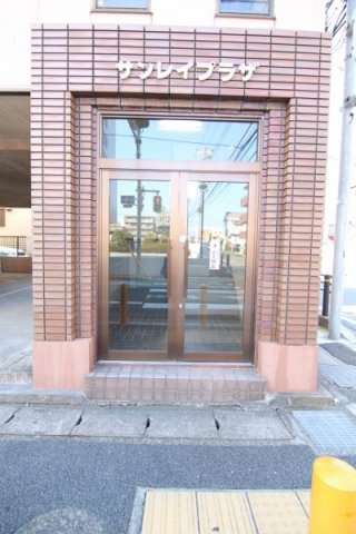 サンレイプラザのエントランス